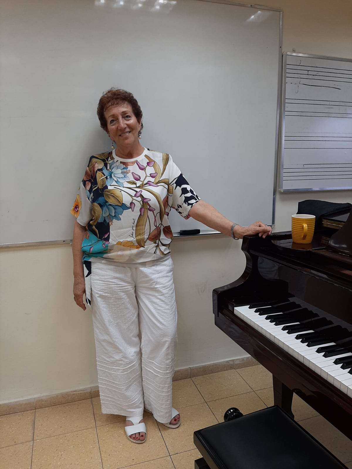סימה שפירא - מורה לפיתוח קול