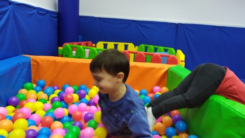 משחקיית בית לנדאו ילדים משחקים (5).jpg