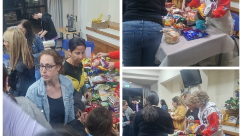 מתנדבות אורזות שי לקשישים.jpg